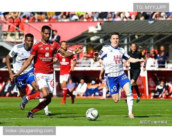 法乙新星亚辛转会斯特拉斯堡，曾获世青赛冠军